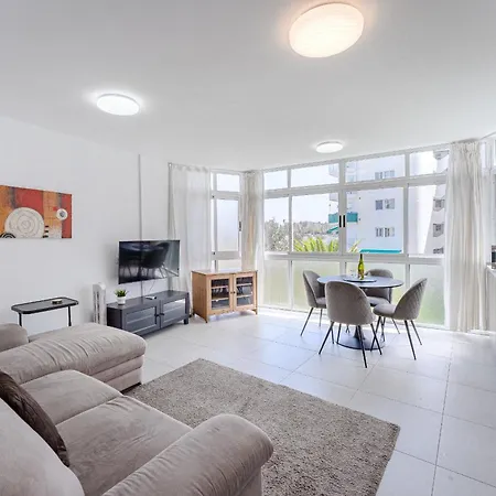 Modern In Americas 美洲海滩