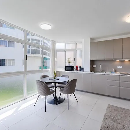 Modern In Americas 公寓