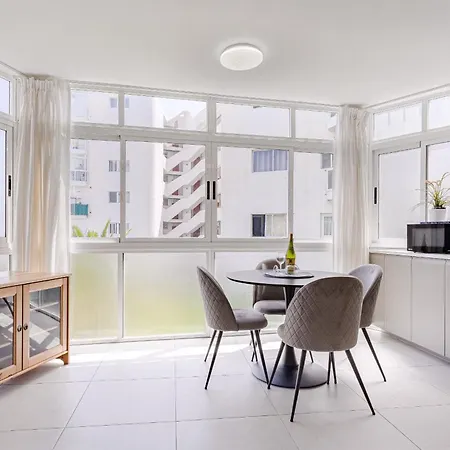 Modern In Americas 美洲海滩