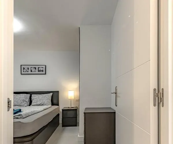 Modern In Americas * Playa de las Américas