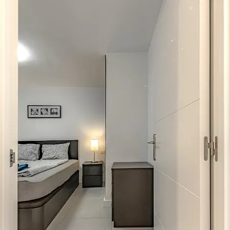 Modern In Americas * Playa de las Américas