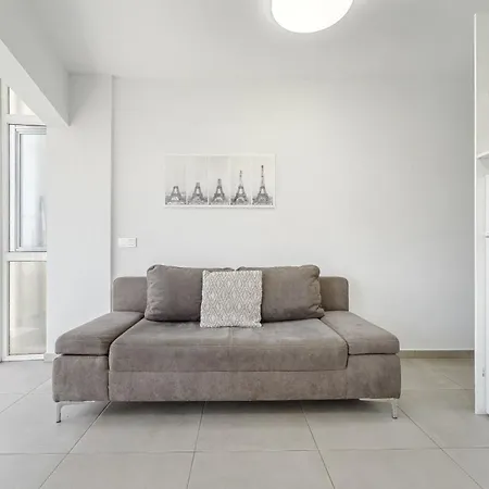 Modern In Americas *