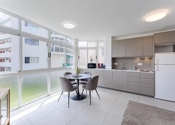 Modern In Americas Daire