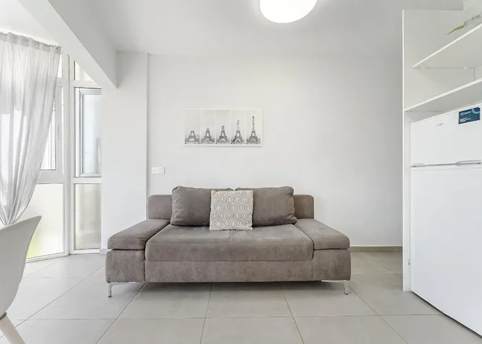 Modern In Americas *